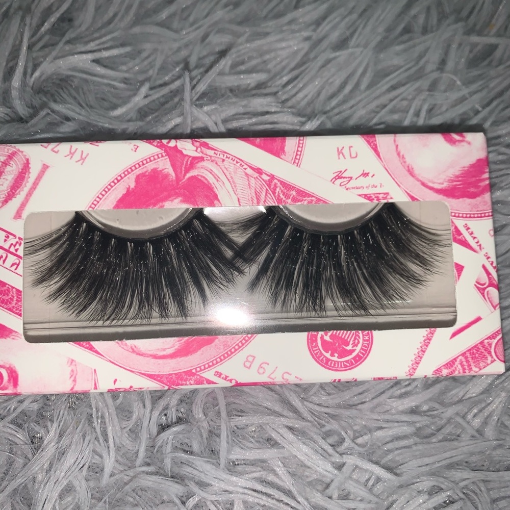 False 3D Lashes